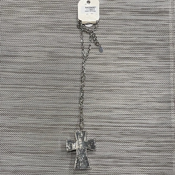 Brand 🆕 Ladies Cross Necklace - Picture 3 of 4
